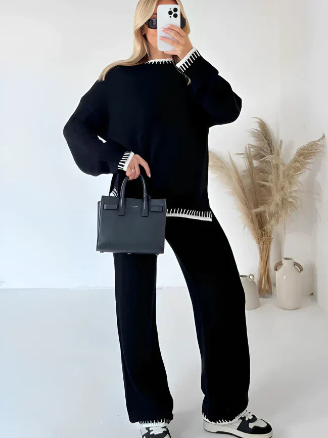 Ingrid elegante, warme, los gebreide tweedelige set voor dames.