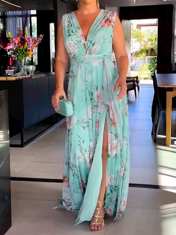 Lotte Jurk met elegante Vhalslijn