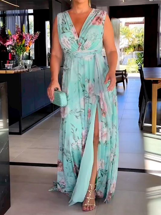 Lotte Jurk met elegante Vhalslijn