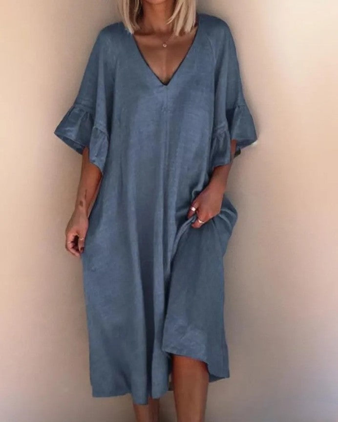 Dakota Elegante, losjes genaaide jurk met Vhals in een effen kleur