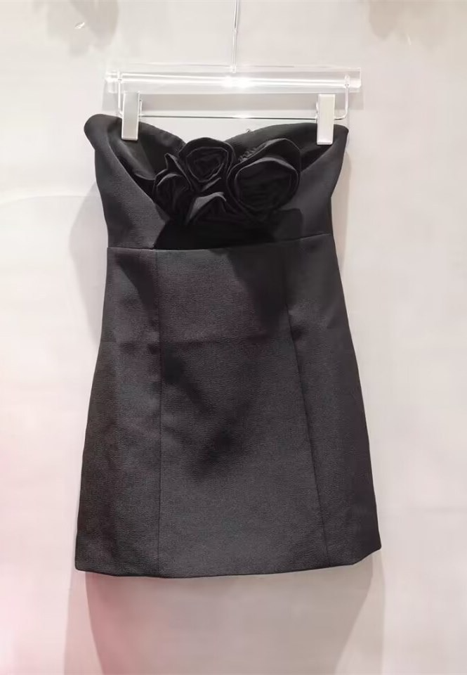 Sahar Strapless minijurk met uitsnijdingen