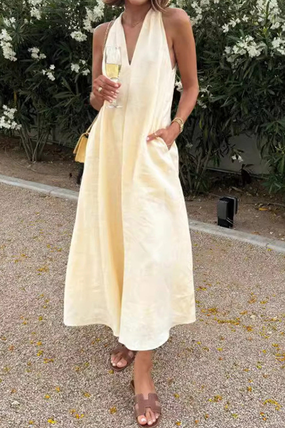 A-lijn jurk met V-hals en praktische zakken