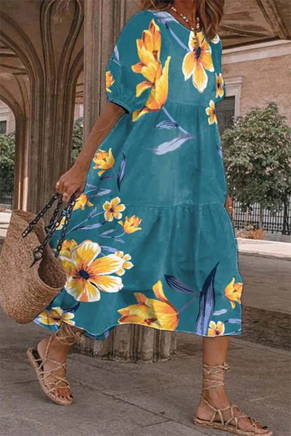 Jurk met pastelkleurige rok en ronde halslijn met casual print