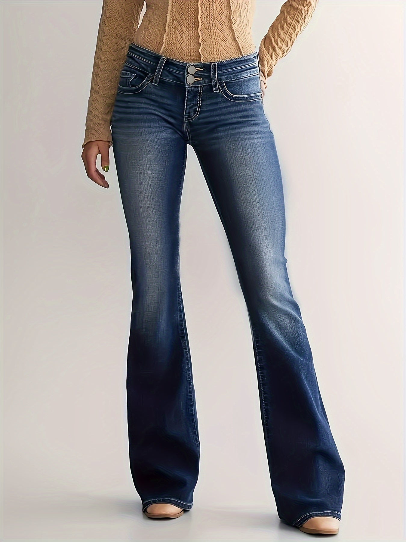 Eva | High-waist flared jeans met dubbele knoopsluiting