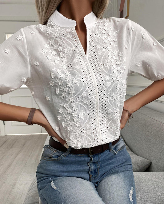 Diana - Damesblouse van kant, hoge hals, V-hals