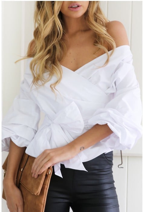Noelle - Korte kanten blouse met dubbele rij knopen