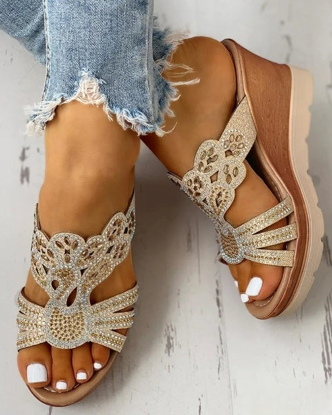 Gianna Chique en elegante platform sleehakken met studs Perfect voor casual gelegenheden