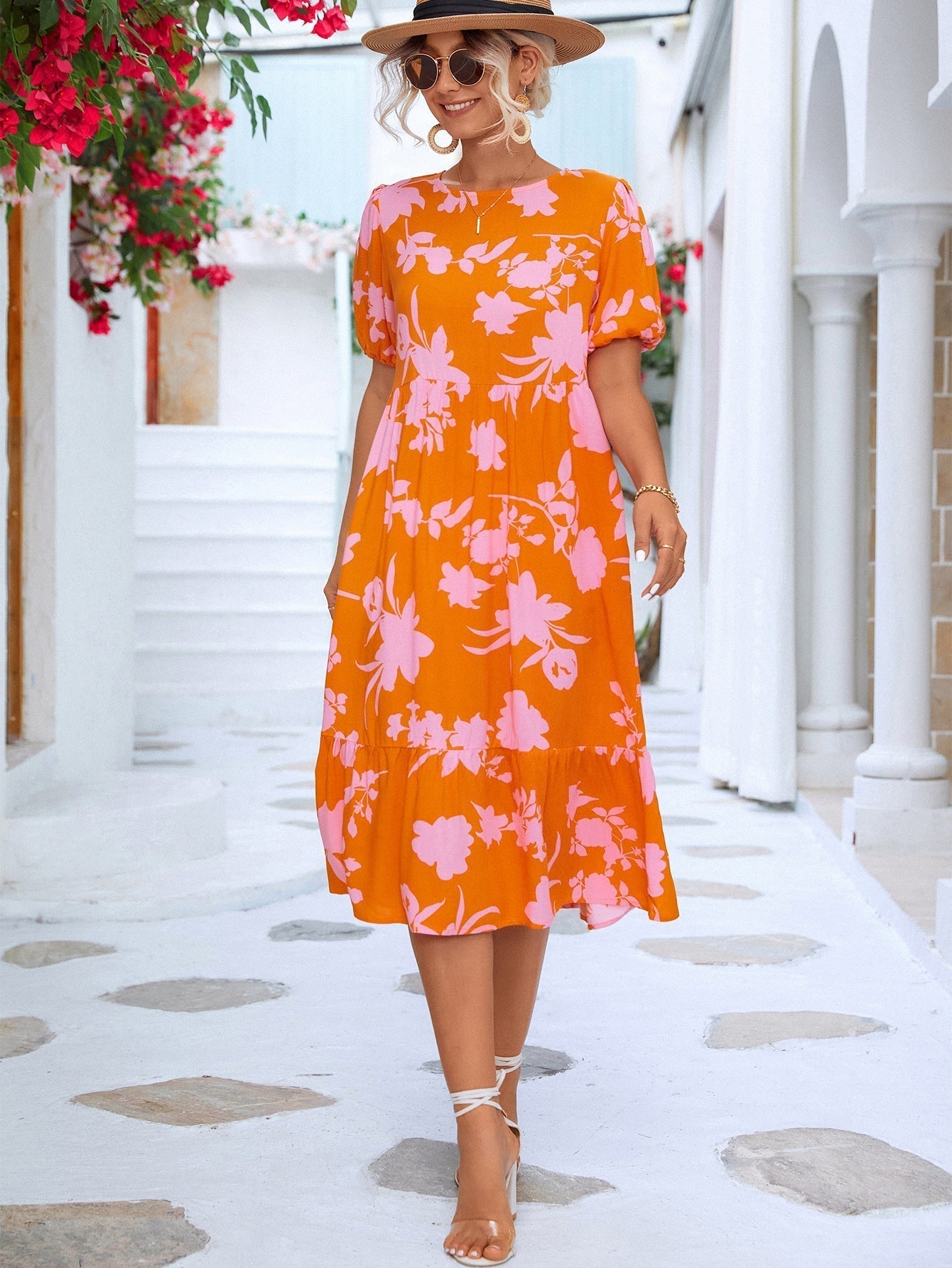 Bloemen midi-jurk met pofmouwtjes en ruches aan de zoom