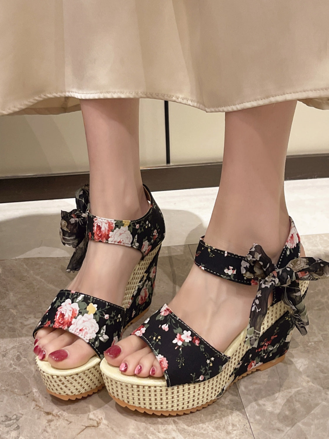 Natalia® | Sandalen met hoge hak en bloemenveters