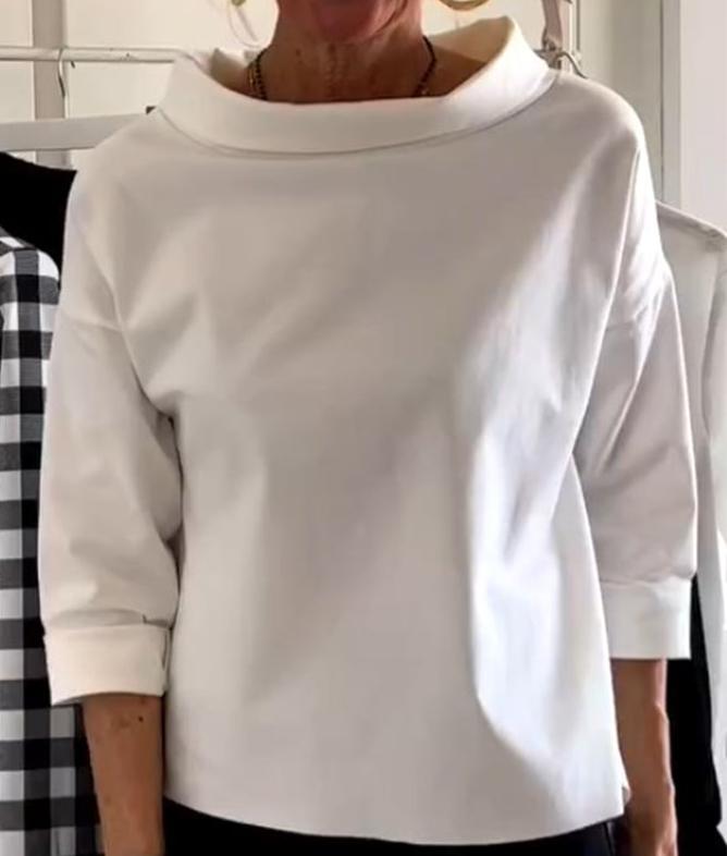 Elegante top met hoge kraag voor dames
