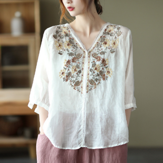 Geborduurde damesblouse