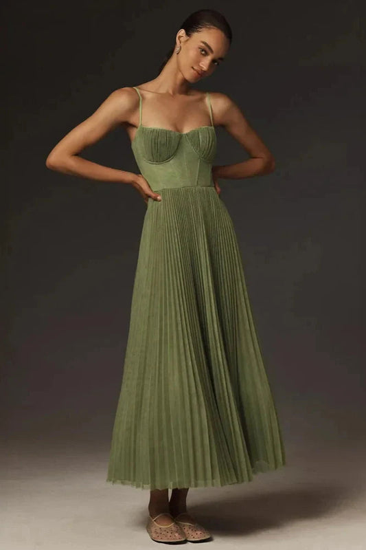 Elegante jurk met smalle bandjes en geplooide midi-rok