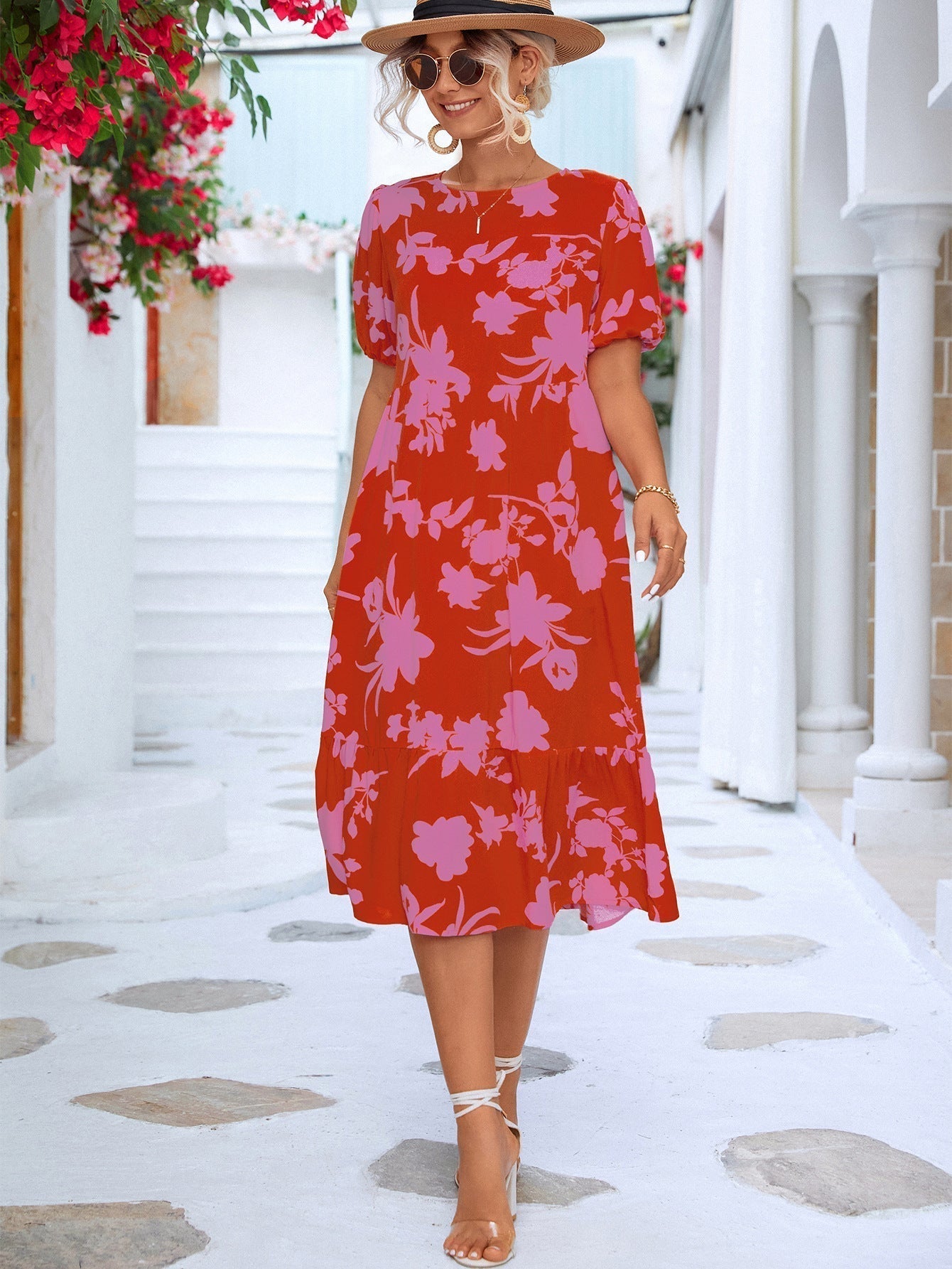Bloemen midi-jurk met pofmouwtjes en ruches aan de zoom