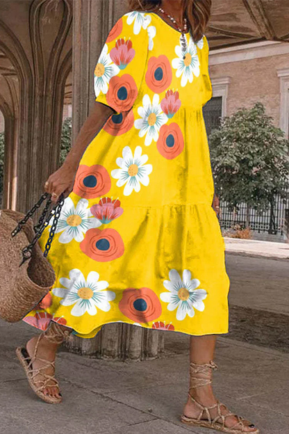 Jurk met pastelkleurige rok en ronde halslijn met casual print