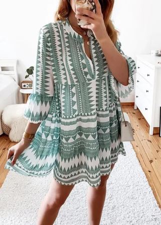 Juliene Halflange jurk met uitlopende mouwen