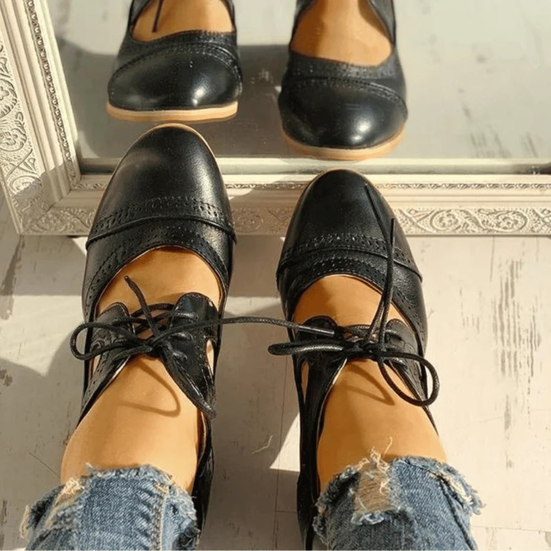 Peninna Shoes | Vintage Lace-Up Shoes with Heel and Cut-Out