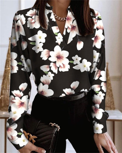 Blouse – V-hals & Ruimvallend Ontwerp