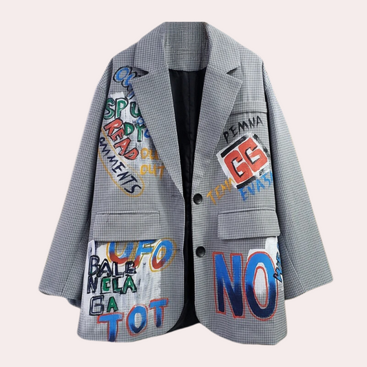 KATHY | Grote damesblazer met tekst