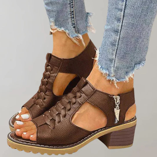 Orthopedische sandalen met hak
