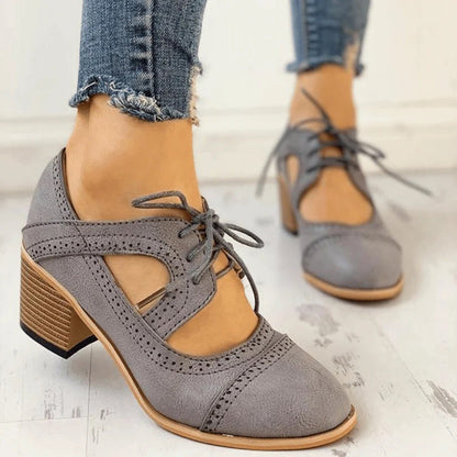 Peninna Shoes | Vintage Lace-Up Shoes with Heel and Cut-Out