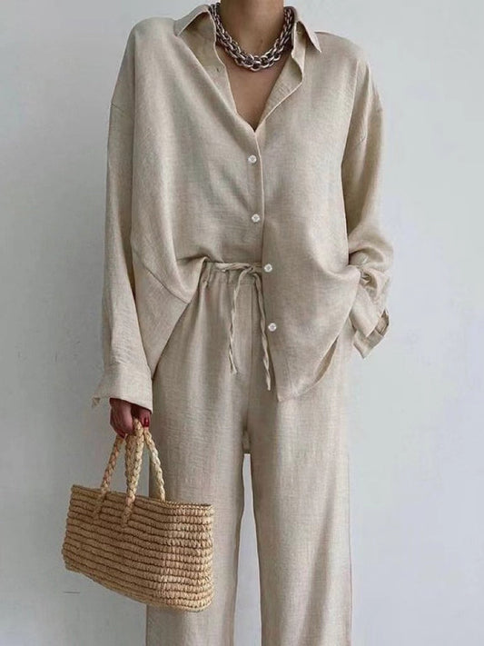 blouse en broek met wijde pijpen