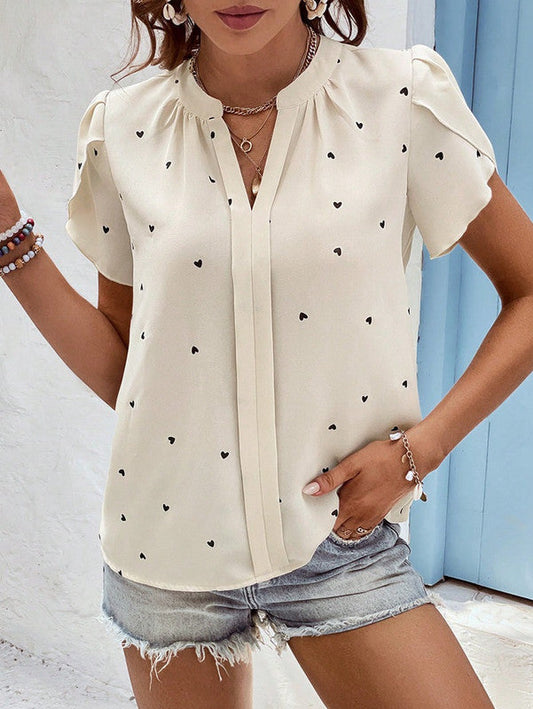 Brigitte | Charmante Blouse met Hartjesprint en V-Hals