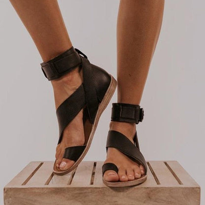 sandalen met kruisbandje en teenring