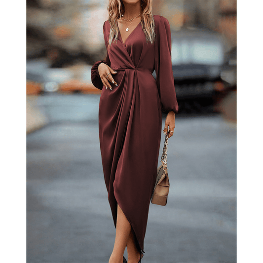 Elegante midi-jurk met lange mouwen en moderne stijl