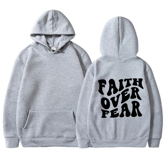 Sarah - Hoodie met opschrift "Geloof over angst