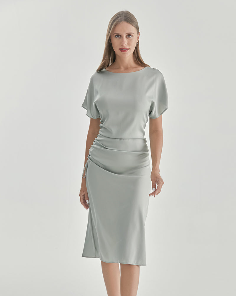 Elegante jurk met korte mouwen en geplooide rok voor een verfijnde look
