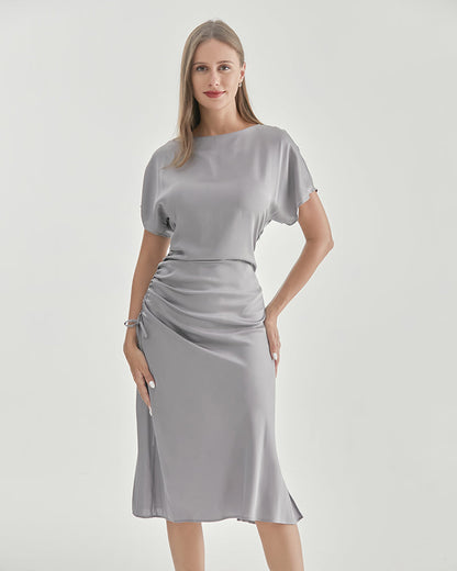 Elegante jurk met korte mouwen en geplooide rok voor een verfijnde look