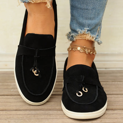 Mila | Vrouwelijke tassel loafer met ijzeren ring en decoratie