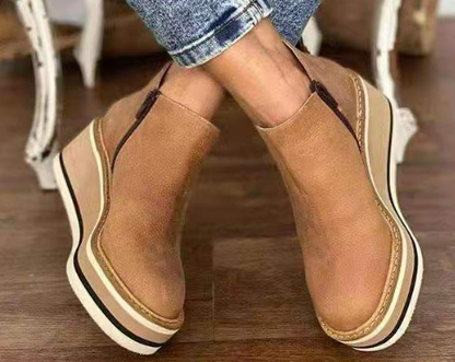 Laarzen met plateau en sleehak met elastische riem SlipOn comfort