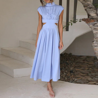 Elegante zomerjurk met hoge kraag en zwierige snit