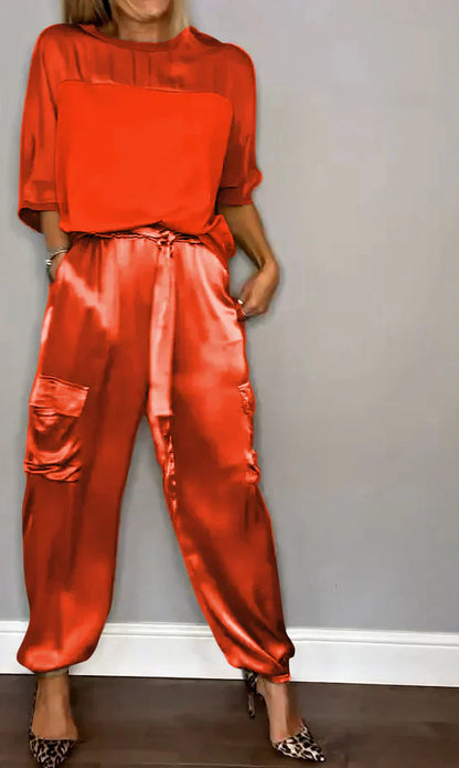 Tweedelige set met eenkleurige satijnen top en broek voor dames