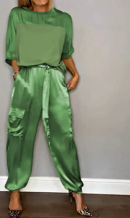 Tweedelige set met eenkleurige satijnen top en broek voor dames