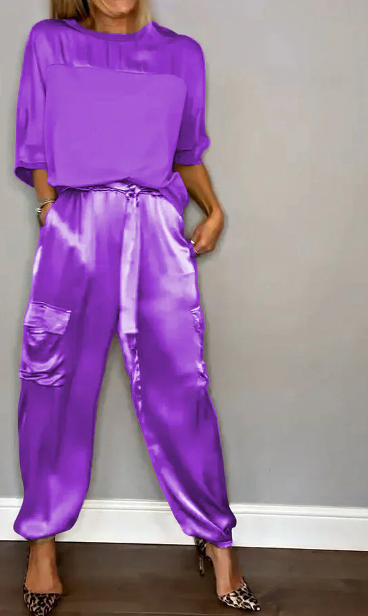 Tweedelige set met eenkleurige satijnen top en broek voor dames