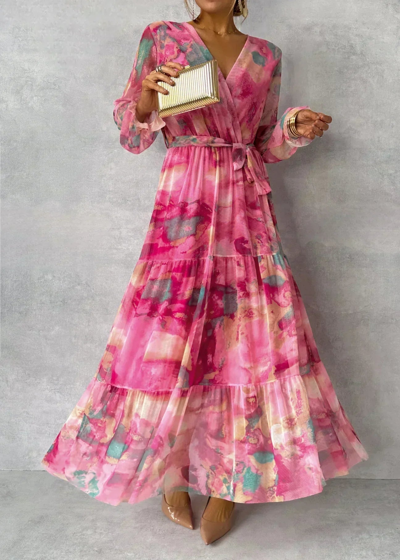 zomerjurk met lange mouwen in een modern model