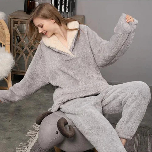 Pyjamaset van donzig fleece voor de nacht