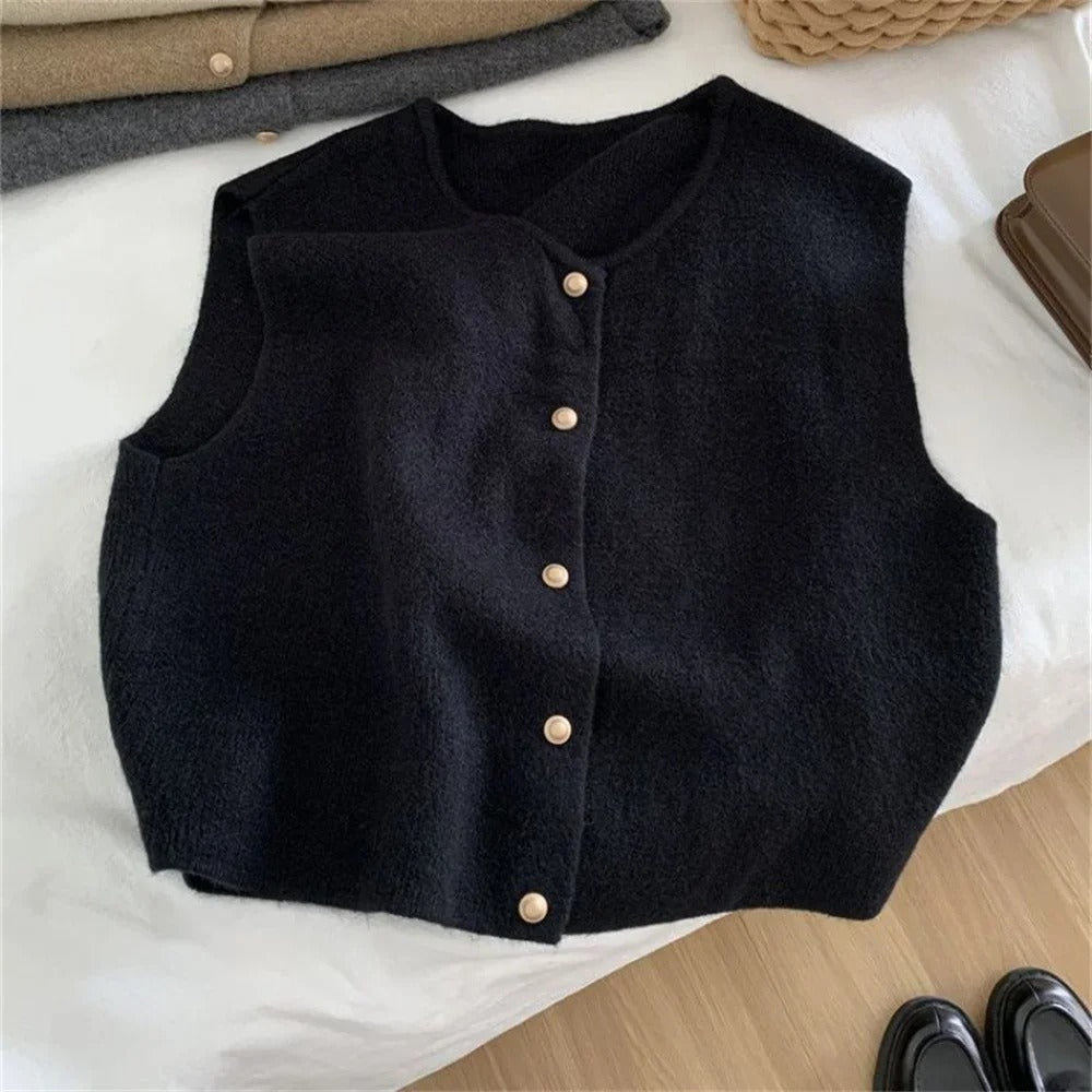 Livia - Mouwloos gebreid vest met knoopdetails